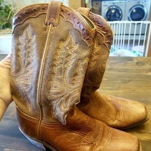 Cute western square toe boots size 9